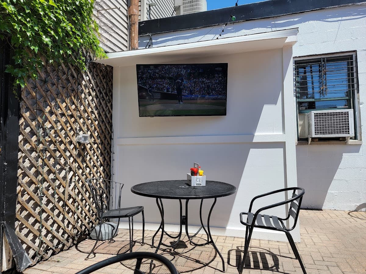 Cleos Bar and Grill photo 1