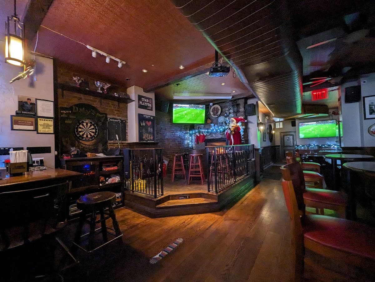 Daly's Pub photo 1