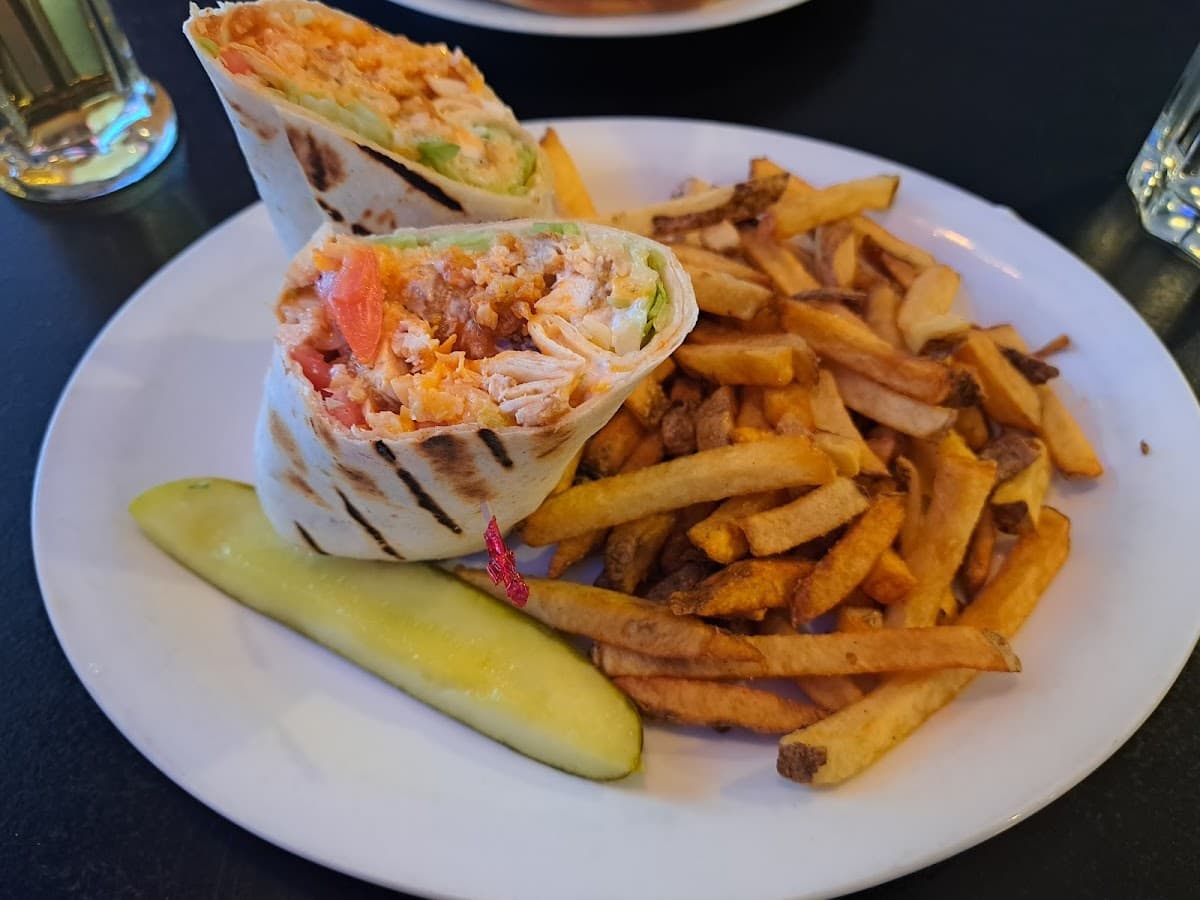 High Fives Sports Pub photo 1