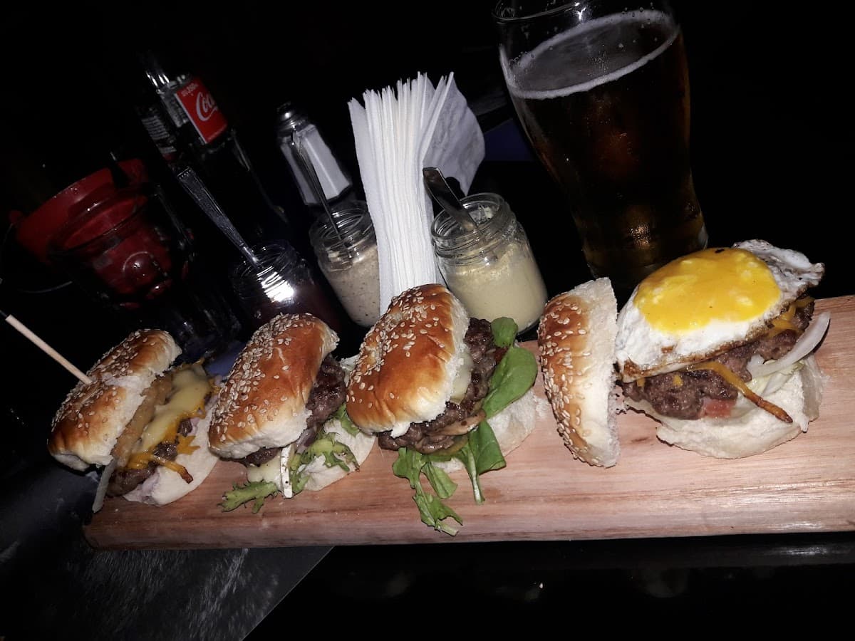 Grizzly Bar & Burger photo 1