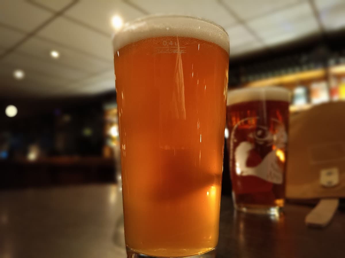 Queen's head photo 1